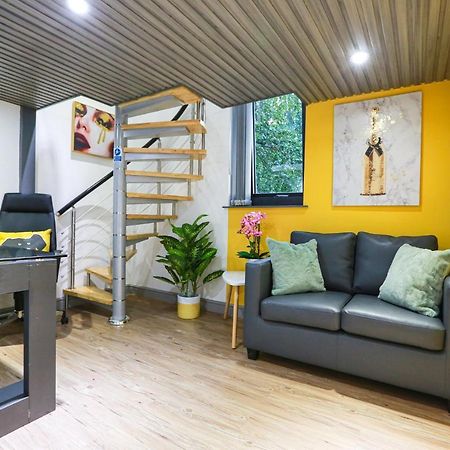 A102 Cheery Bright Loft Apartment โคเวนทรี ภายนอก รูปภาพ