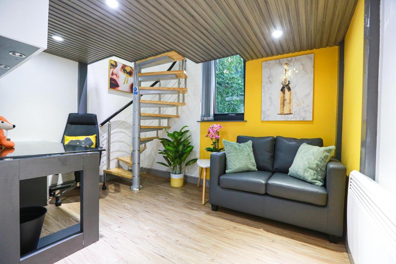 A102 Cheery Bright Loft Apartment โคเวนทรี ภายนอก รูปภาพ