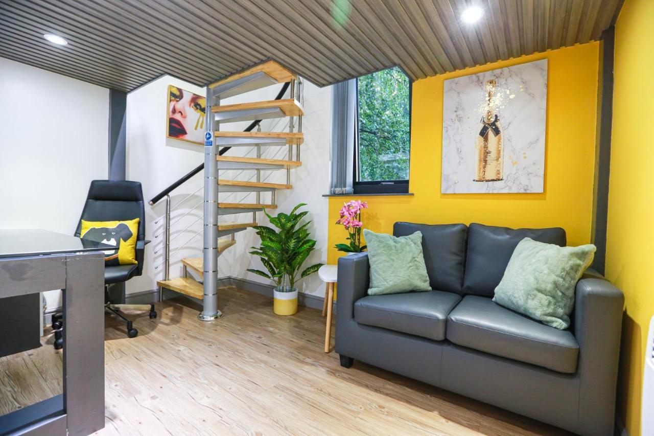 A102 Cheery Bright Loft Apartment โคเวนทรี ภายนอก รูปภาพ