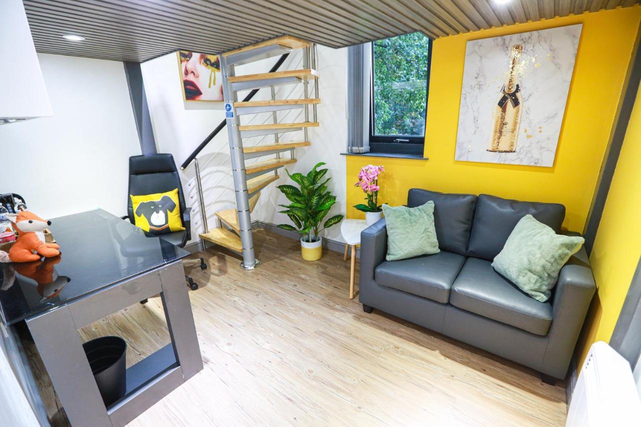 A102 Cheery Bright Loft Apartment โคเวนทรี ภายนอก รูปภาพ